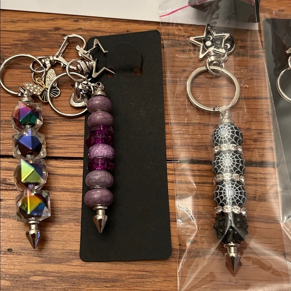 141 handmade keychains - Picture 2 of 4